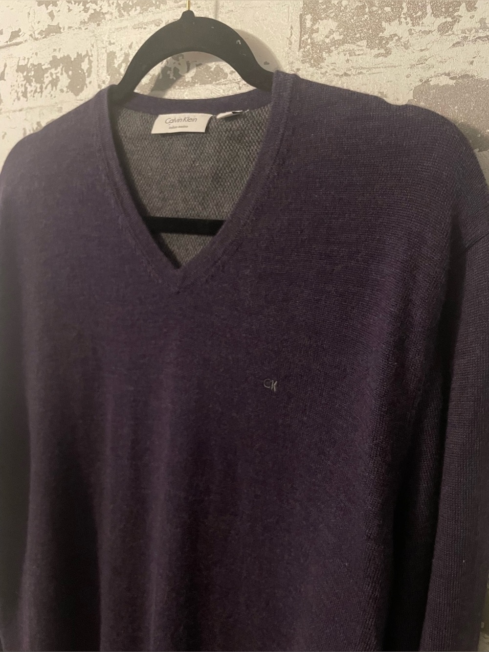 Calvin Klein Italian Merino Wool V-Neck Sweater Men’s L dark purple eggplant - Picture 5 of 8
